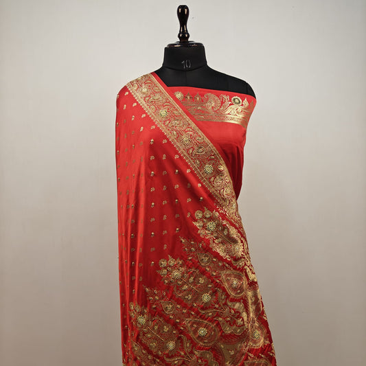 Elegant Banarasi Silk Saree with Traditional Zari Weave